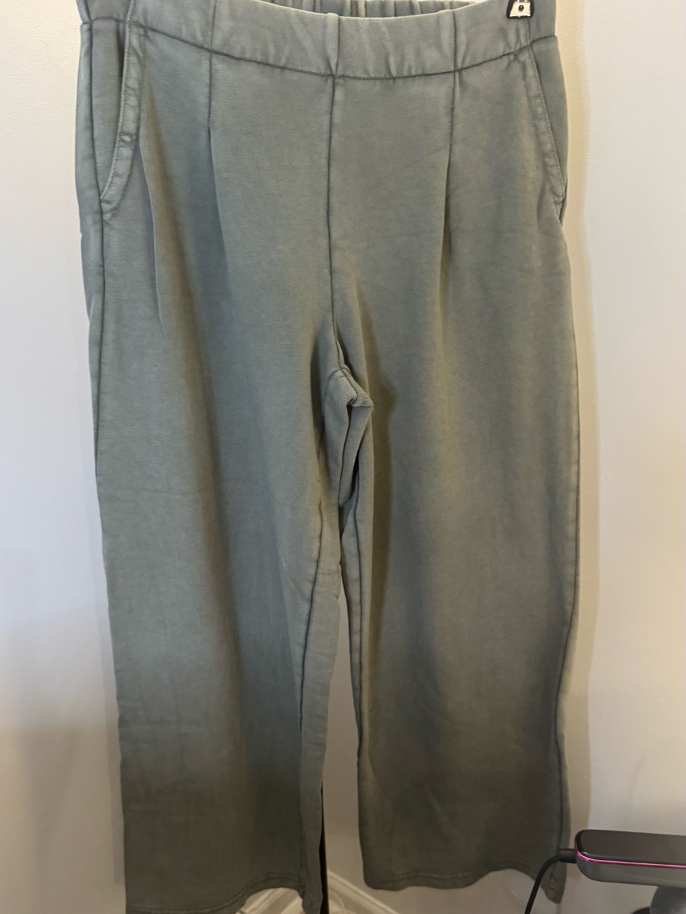 aerie Men's Wide-Leg Sweatpants in Sage